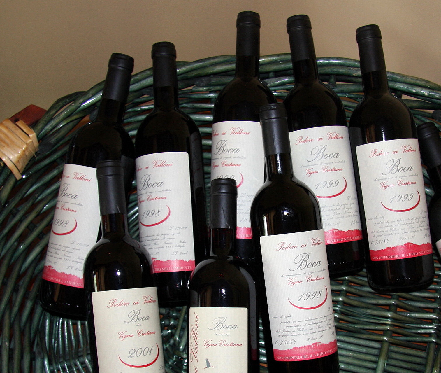 Le bottiglie di vino biologico Boca doc e Nebbiolo doc prodotte dal Podere Ai in Boca